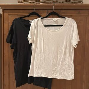 ECU bundle of a white J. Crew and 1 black H&M t shirt